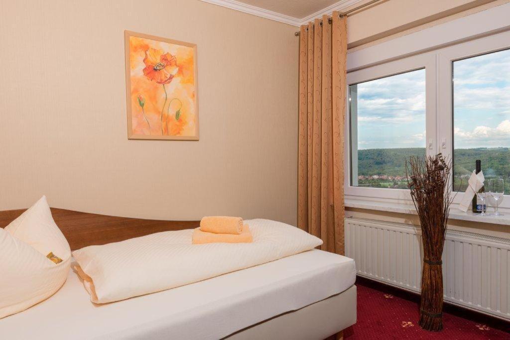 Berghotel Wilhelmsburg Bad Kösen Szoba fotó
