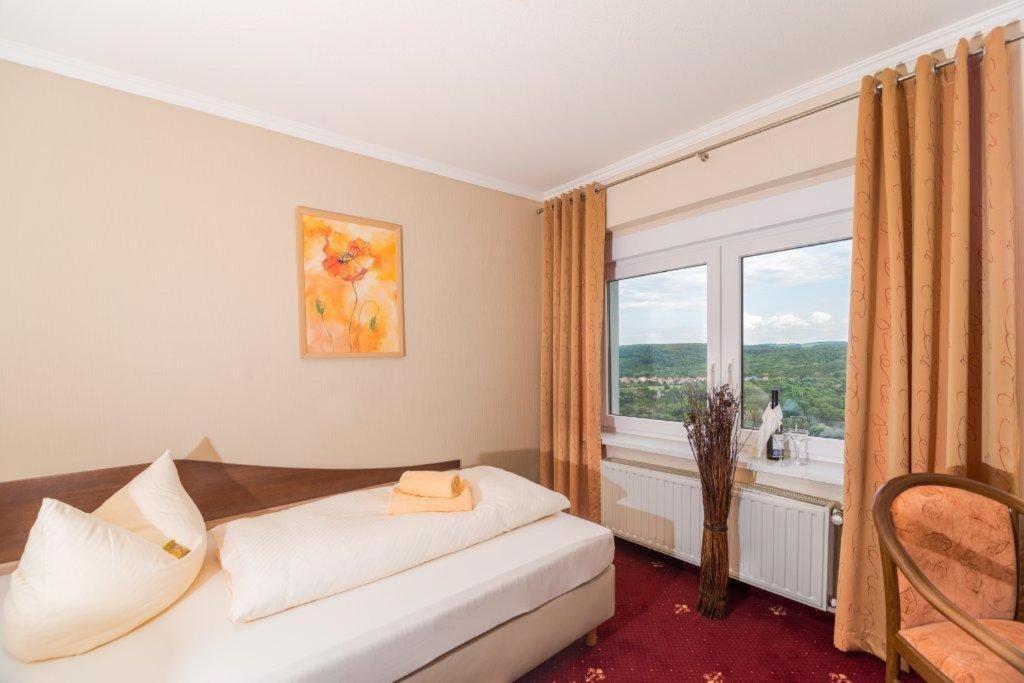 Berghotel Wilhelmsburg Bad Kösen Szoba fotó